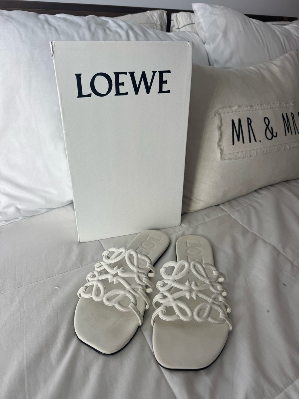 Loewe White Cutout Anagram Leather Slide Sandals - Picture 2 of 3